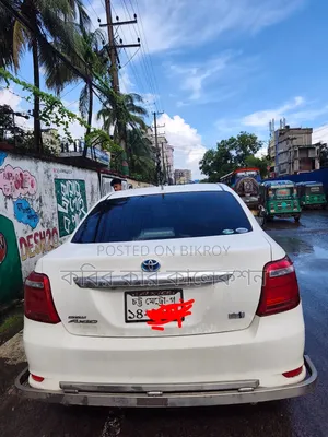 টয়োটা এক্সিও ২০১৭ সাদা