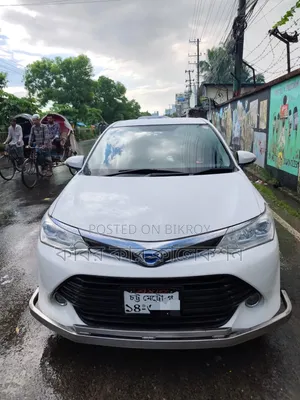 টয়োটা এক্সিও ২০১৭ সাদা