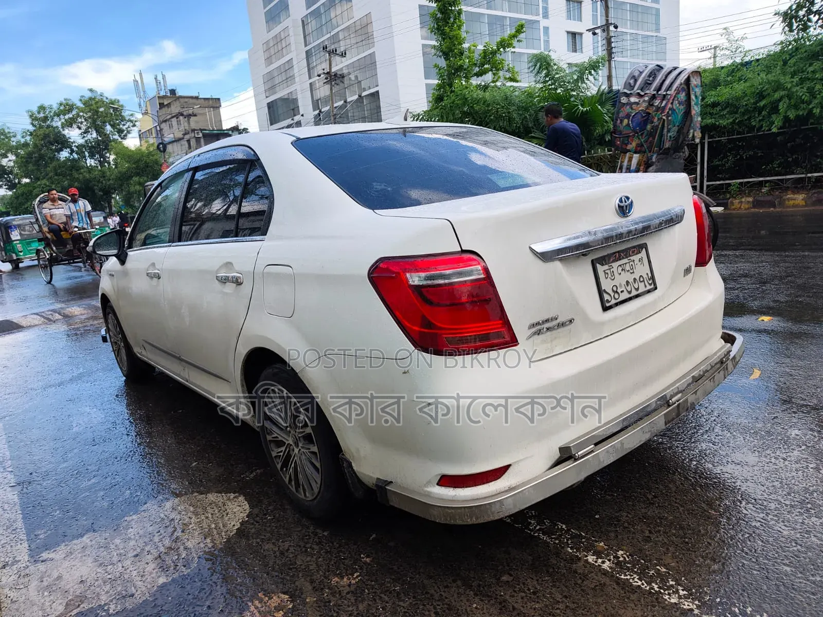 টয়োটা এক্সিও ২০১৭ সাদা