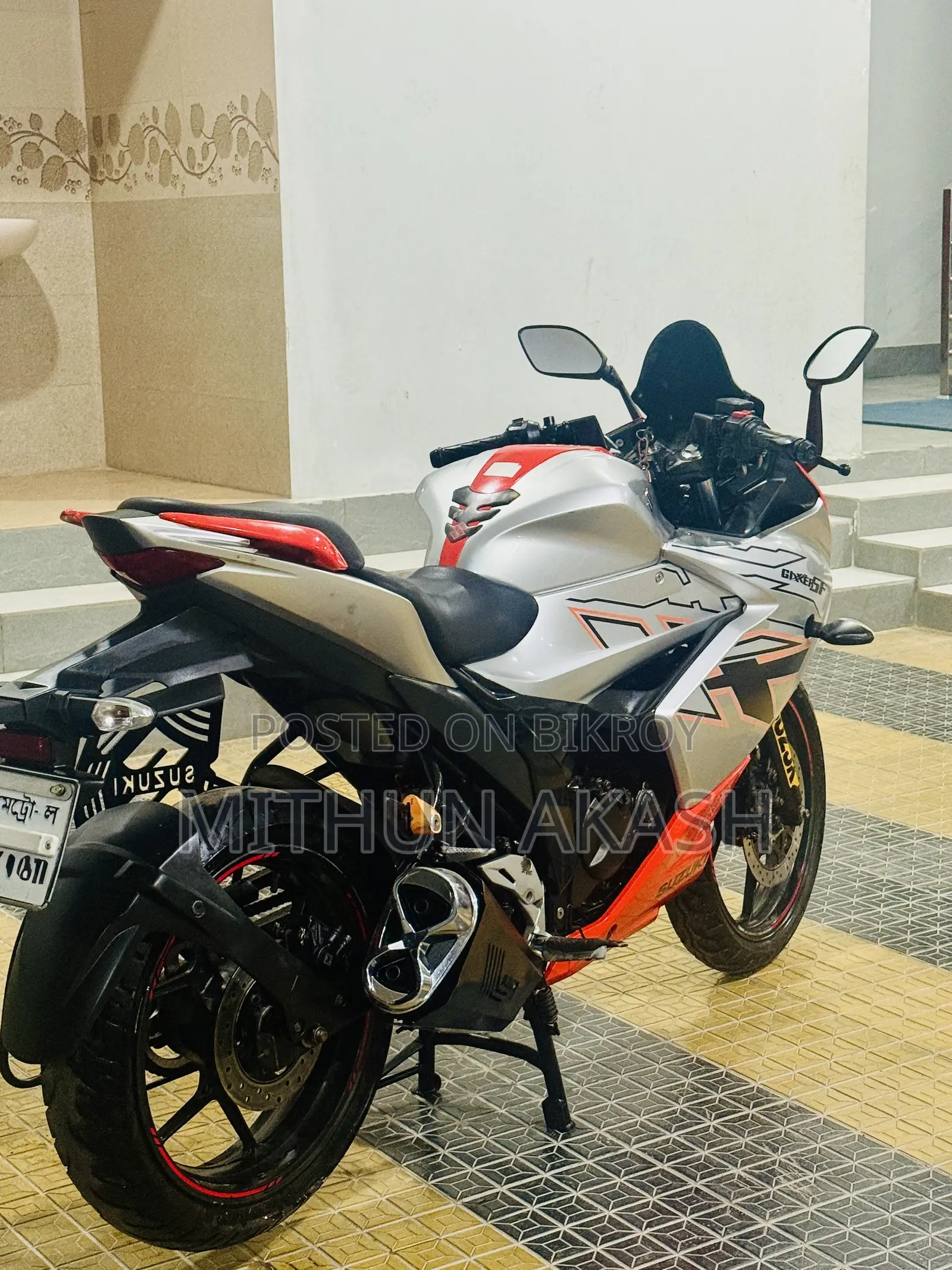 Suzuki Gixxer SF 2024 Orange