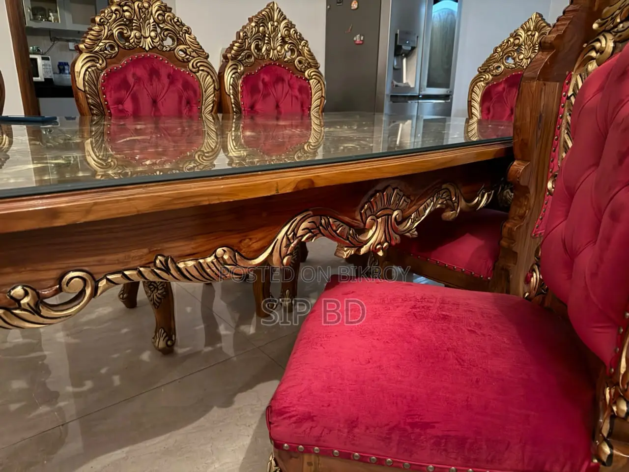 Royal Dining Table