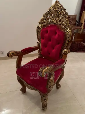 Royal Dining Table