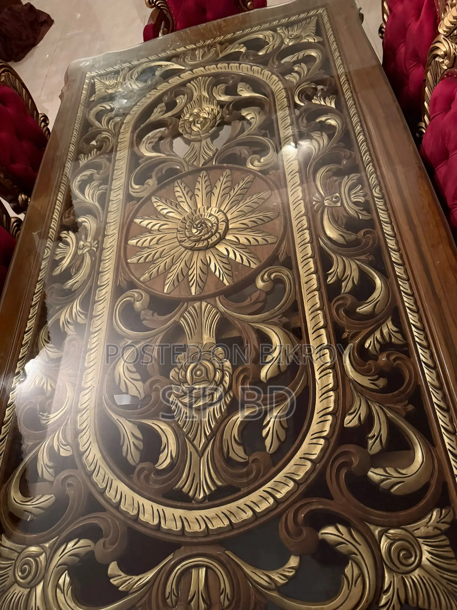 Royal Dining Table