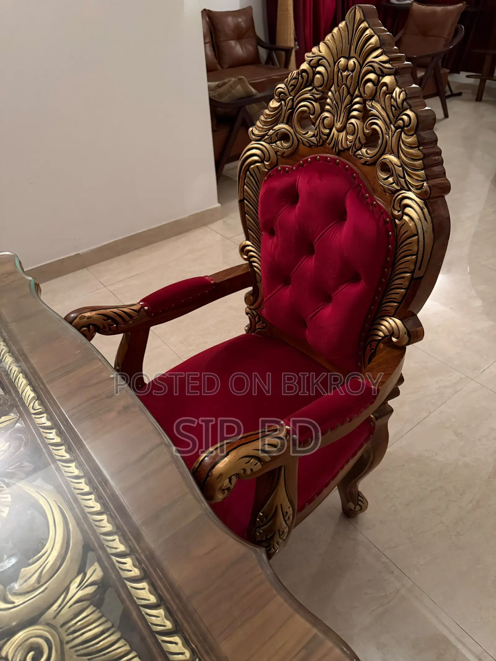 Royal Dining Table