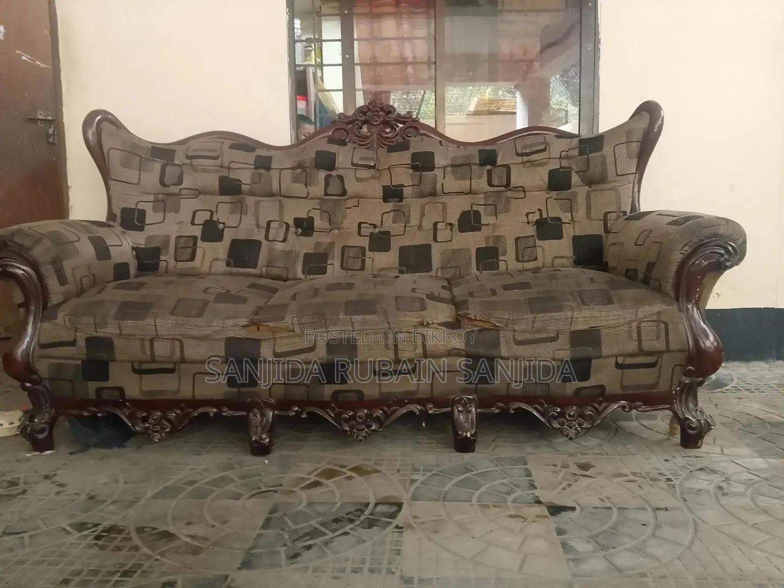 সোফা, ডিভান, ডাইনিং টেবিল
