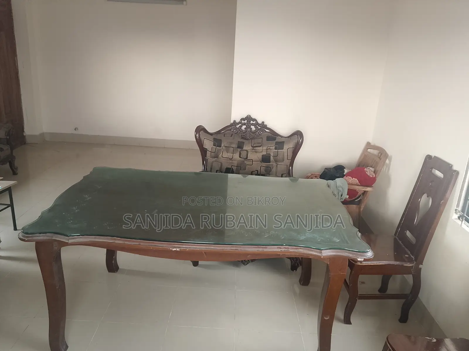 সোফা, ডিভান, ডাইনিং টেবিল