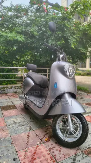 Yadea M6 2025 Gray