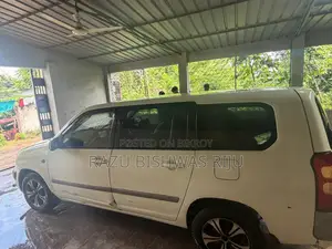 টয়োটা প্রোবক্স ২০০৩ অফ হোয়াইট