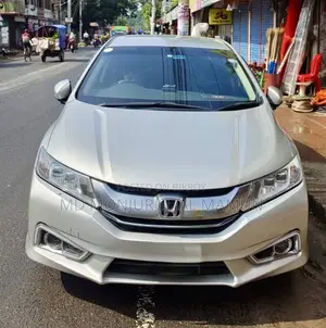 Honda Grace 2015 Silver