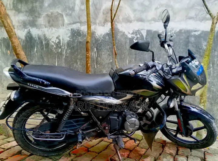 বাজাজ ডিসকভার ১০০ ২০১৪ ব্ল্যাক