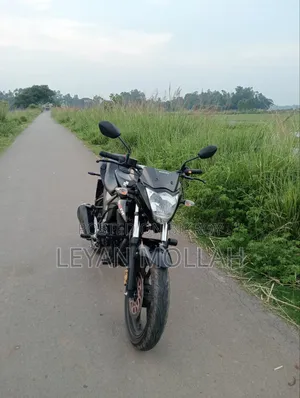 সুজুকি গিক্সার ২০২৫ ব্ল্যাক