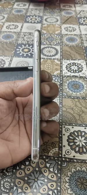 অ্যাপল আইফোন এক্স ৬৪ জিবি হোয়াইট