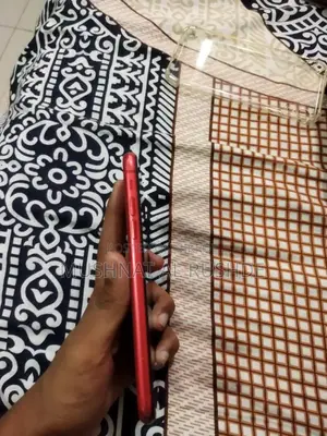 অ্যাপল আইফোন এক্সআর ১২৮ জিবি রেড