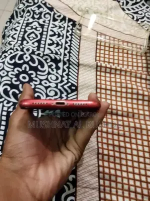 অ্যাপল আইফোন এক্সআর ১২৮ জিবি রেড