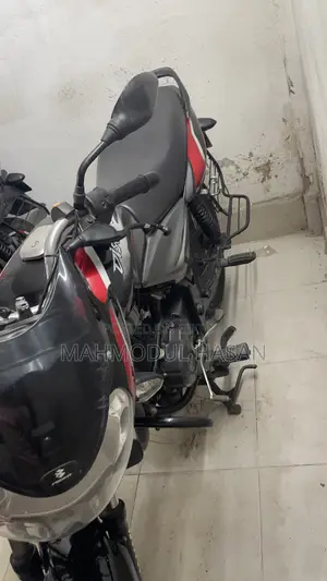 Bajaj Discover 125 2021 Black