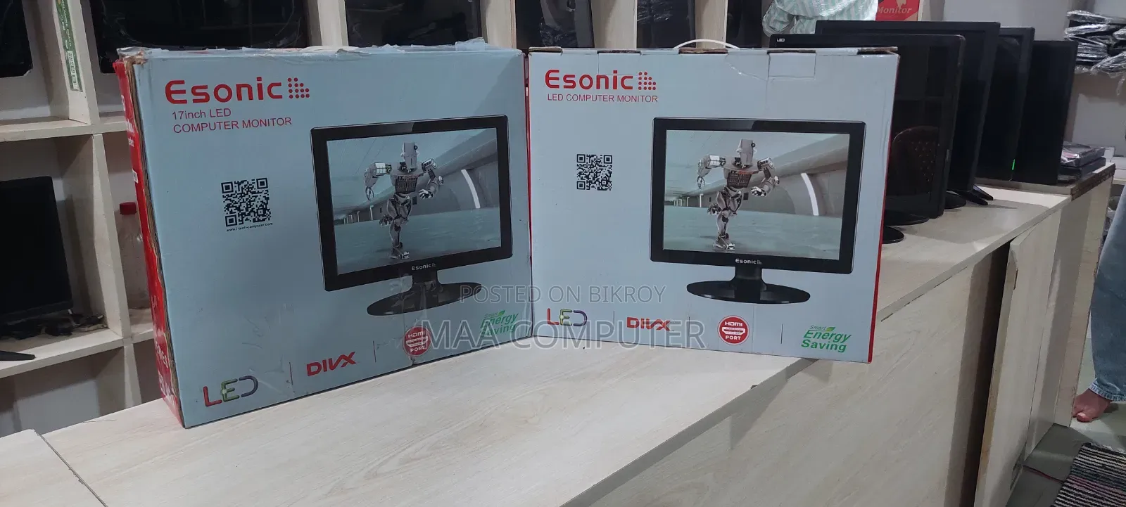 Wholesale Price > Esonic 17 Inch (Almost New) With Replacement Warranty