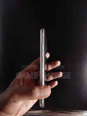 অ্যাপল আইফোন এক্স ৬৪ জিবি হোয়াইট