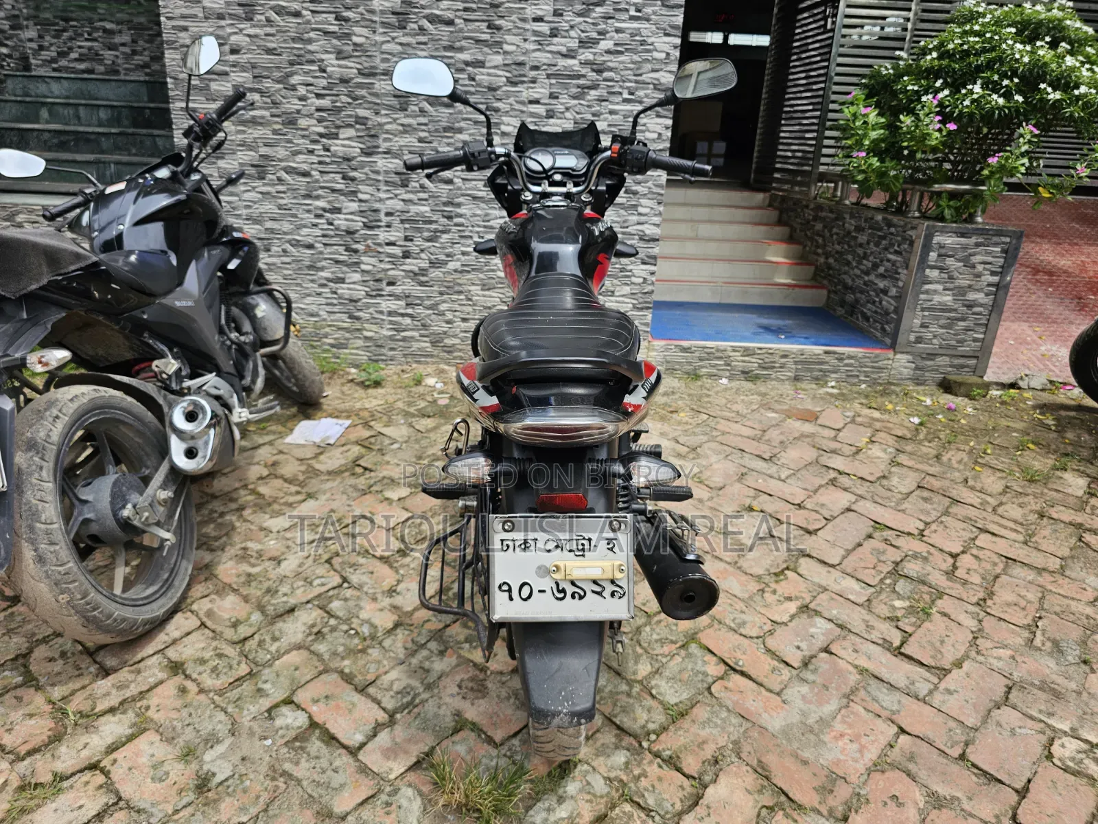 বাজাজ ডিসকভার ১১০ ২০২২ ব্ল্যাক