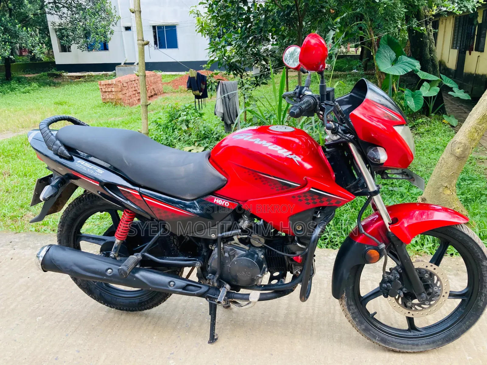 হিরো গ্ল্যামার ২০১৮ লাল