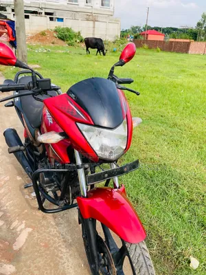 হিরো গ্ল্যামার ২০১৮ লাল