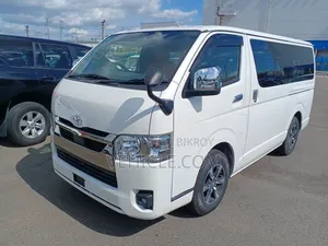 Toyota HiAce 2022 White
