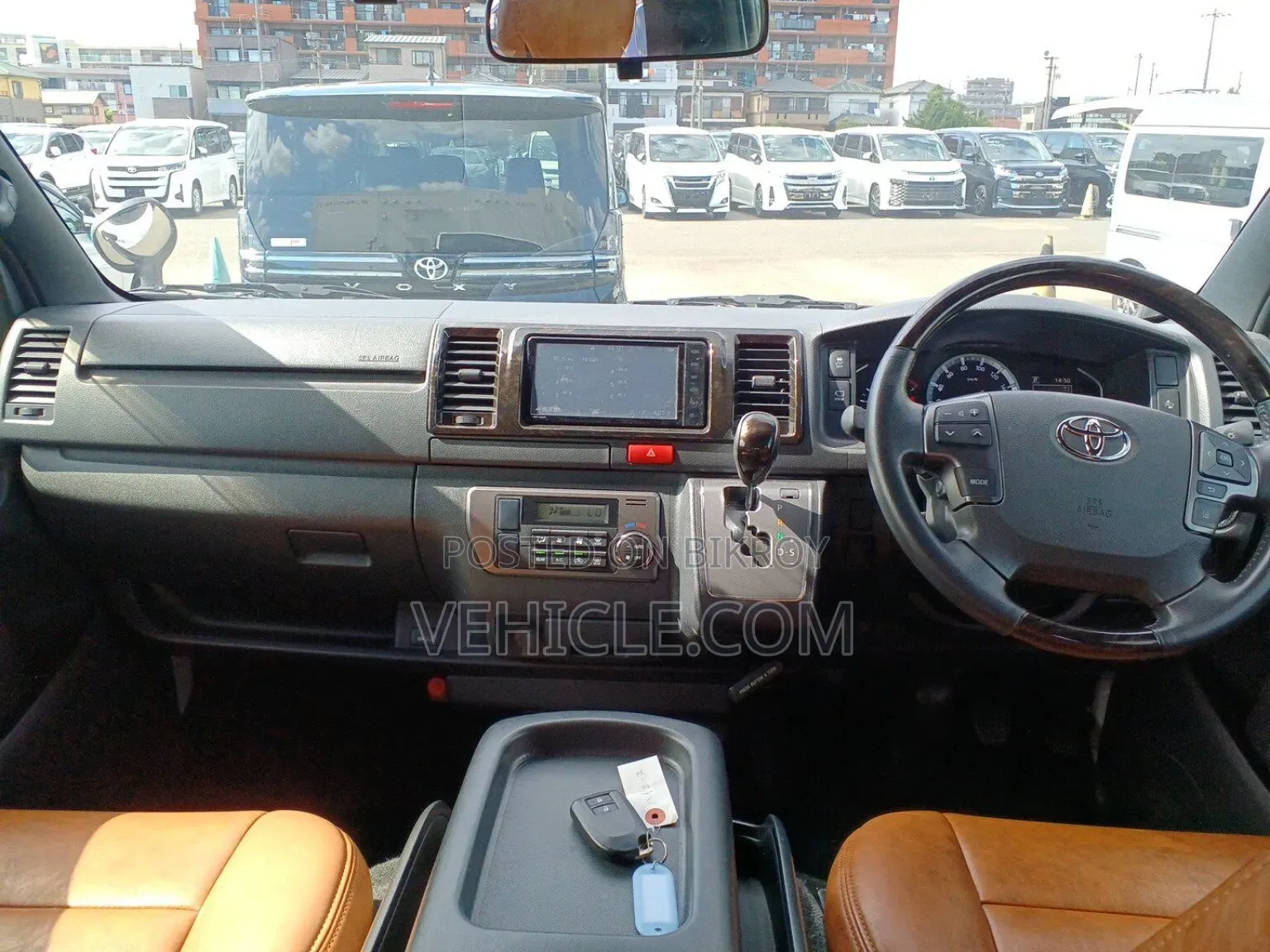 Toyota HiAce 2022 White