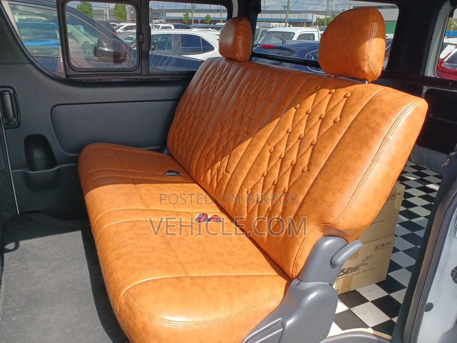 Toyota HiAce 2022 White