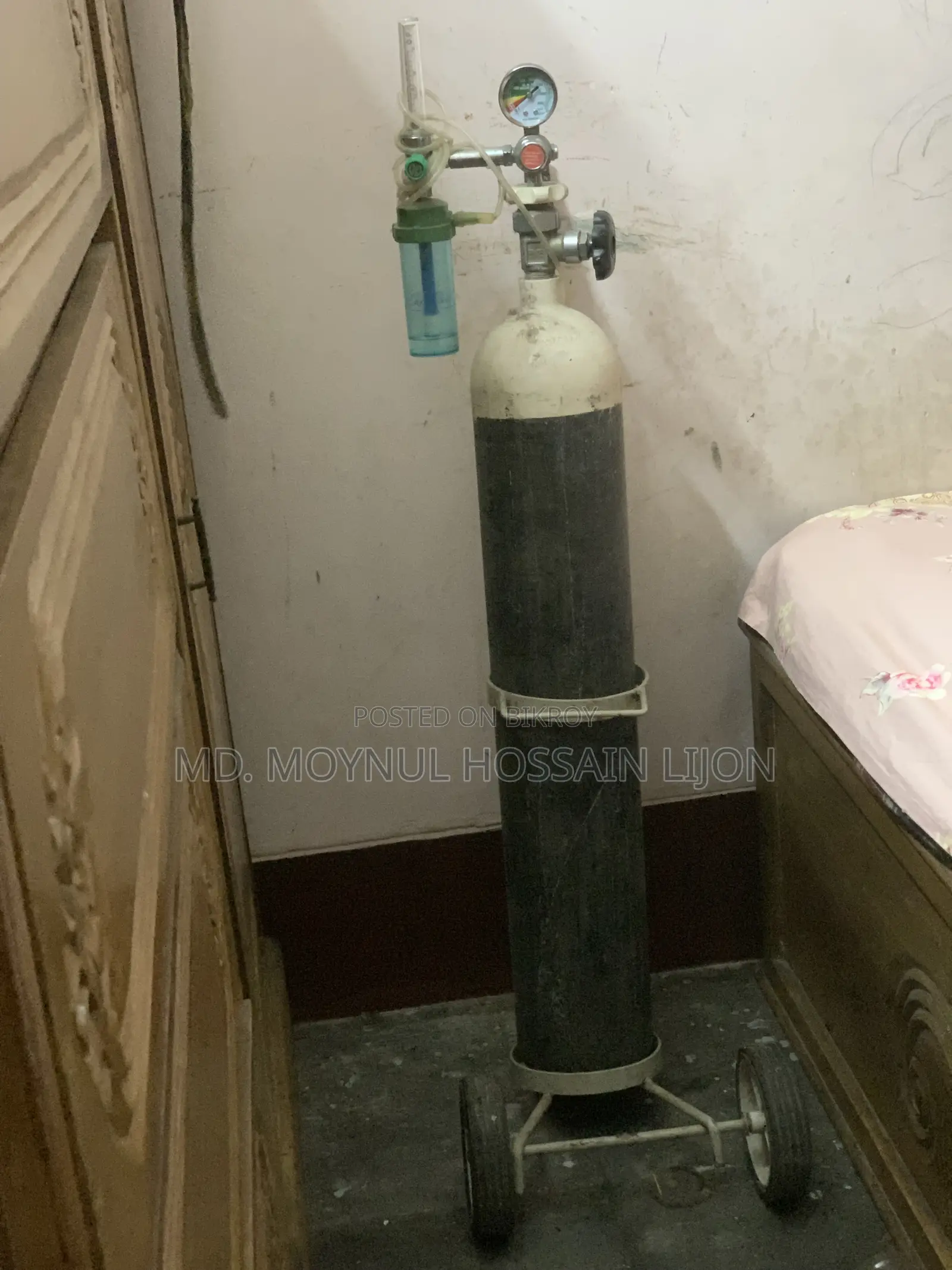 Oxygen Cylinder