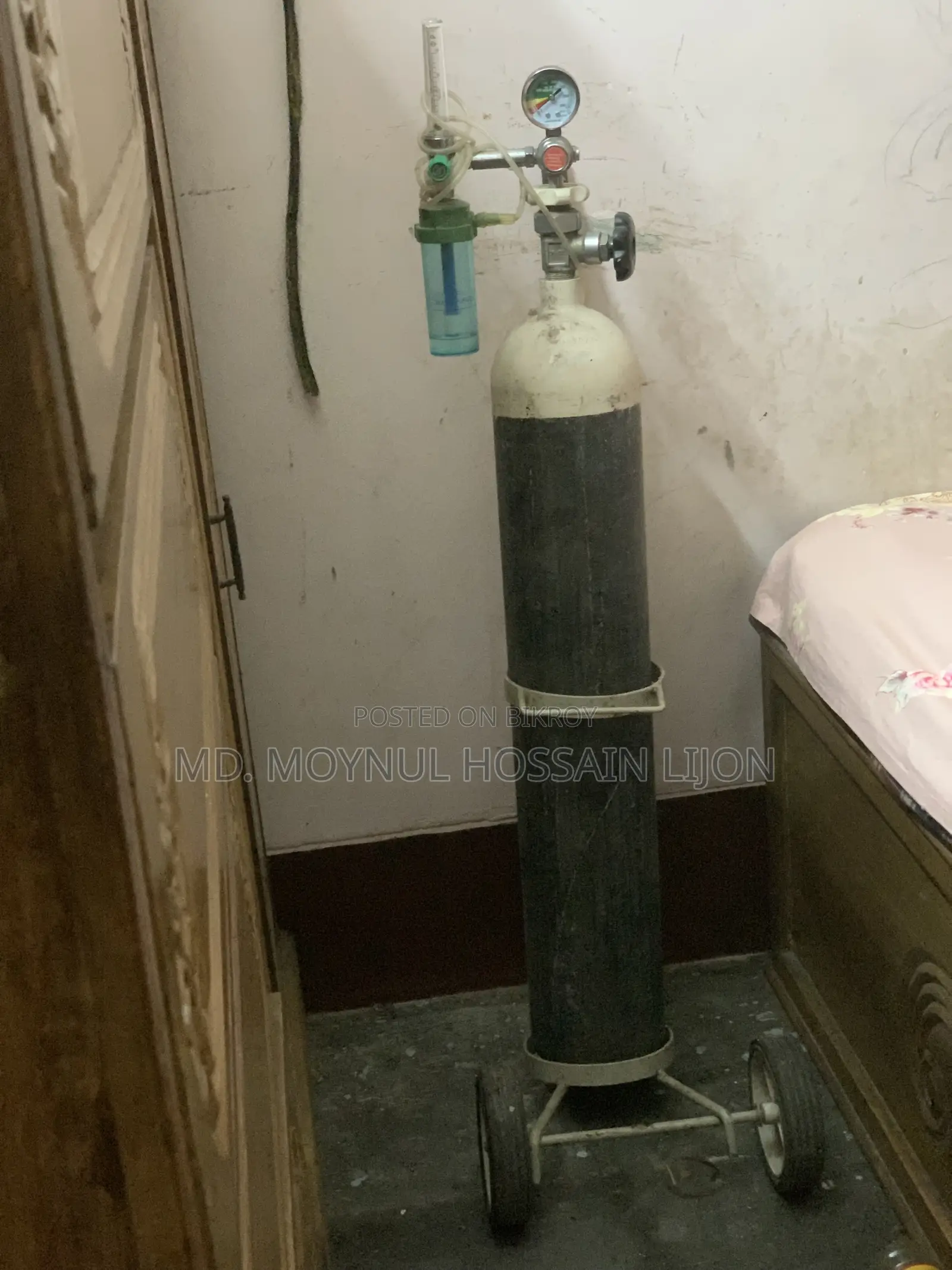 Oxygen Cylinder