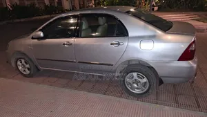 টয়োটা করোল্লা ২০০৪ সিলভার
