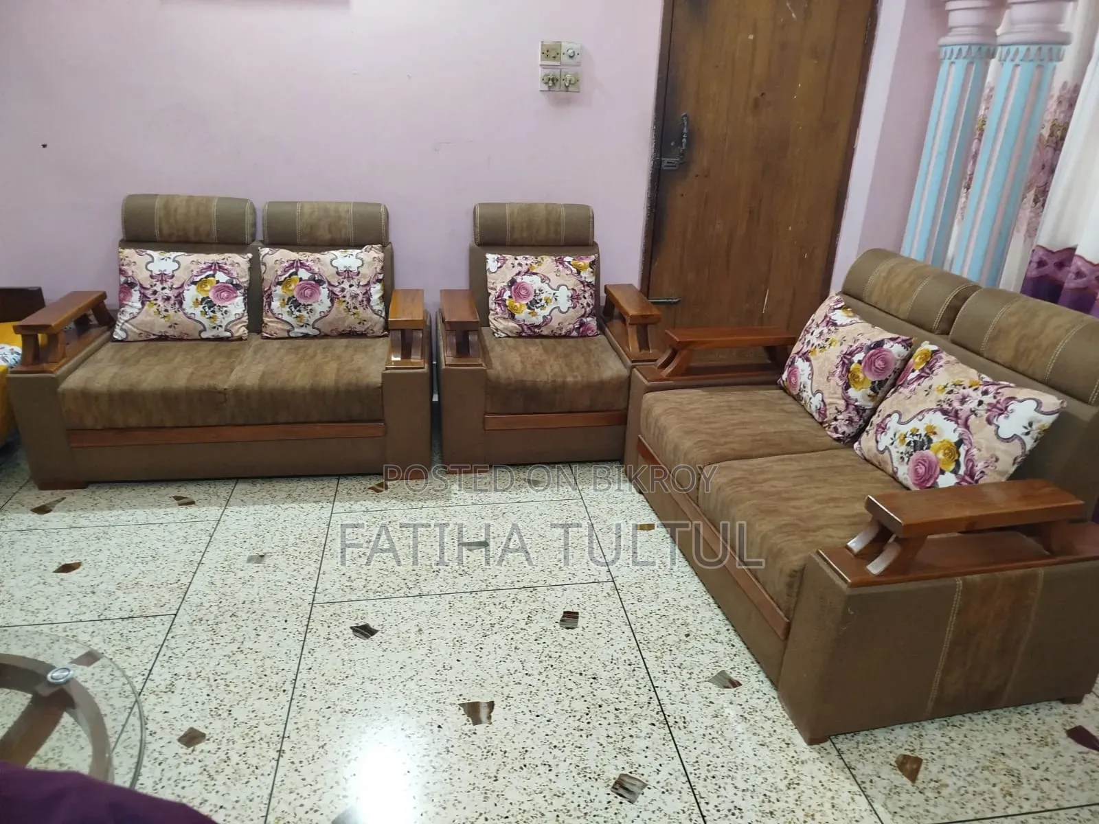 সম্পূর্ণ সোফা সেট
