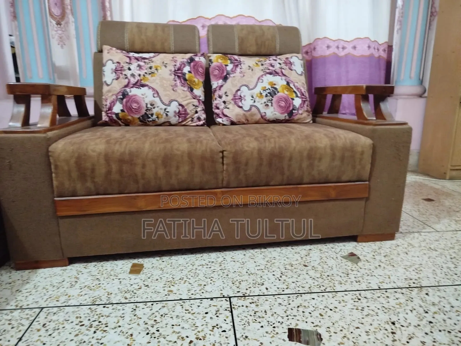 সম্পূর্ণ সোফা সেট