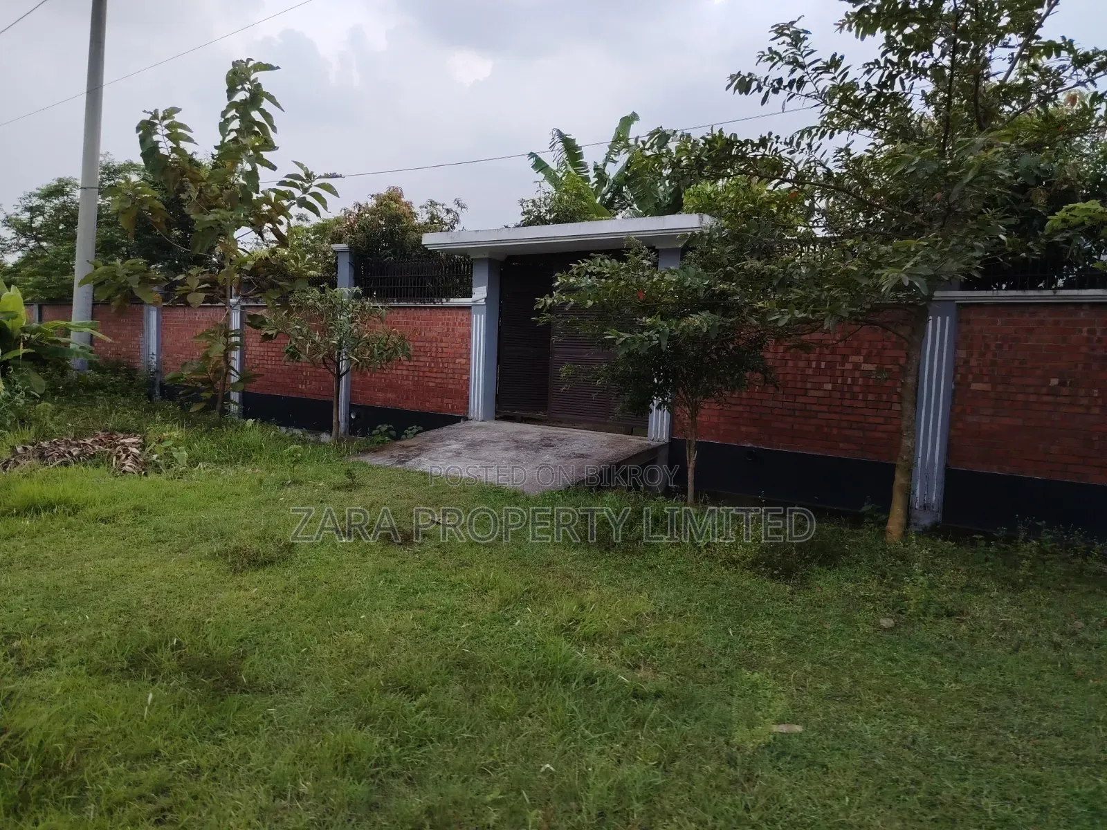 3+3 = 6 katha plot for sale in sector no. 28.