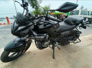 New Hero Xtreme 125R 2025 Black