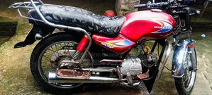 হিরো এইচএফ ডিলাক্স ২০০৫ লাল