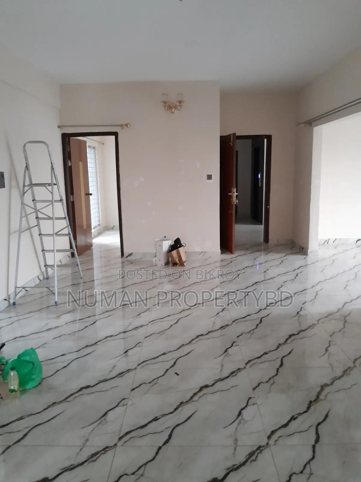 4 Bedroom Apartment in Numan Property Bd, Basundhara for Rent