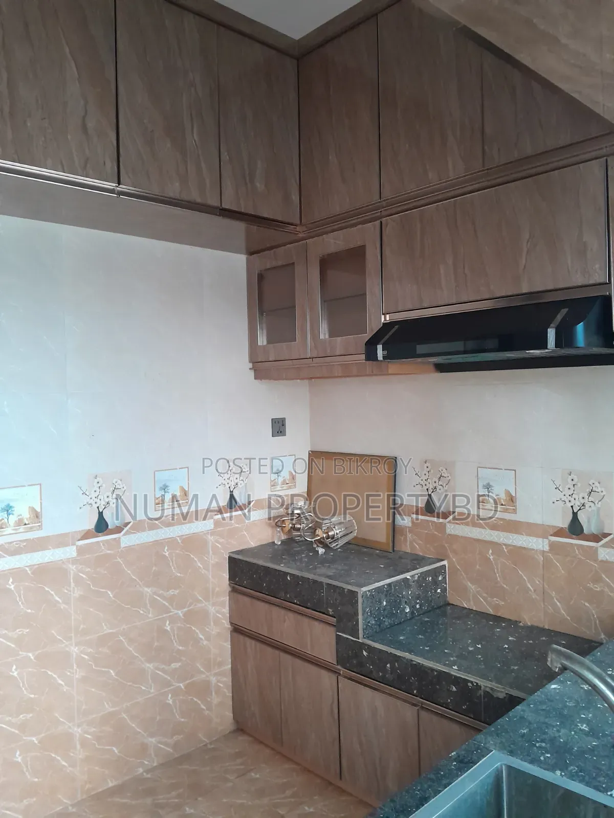 4 Bedroom Apartment in Numan Property Bd, Basundhara for Rent