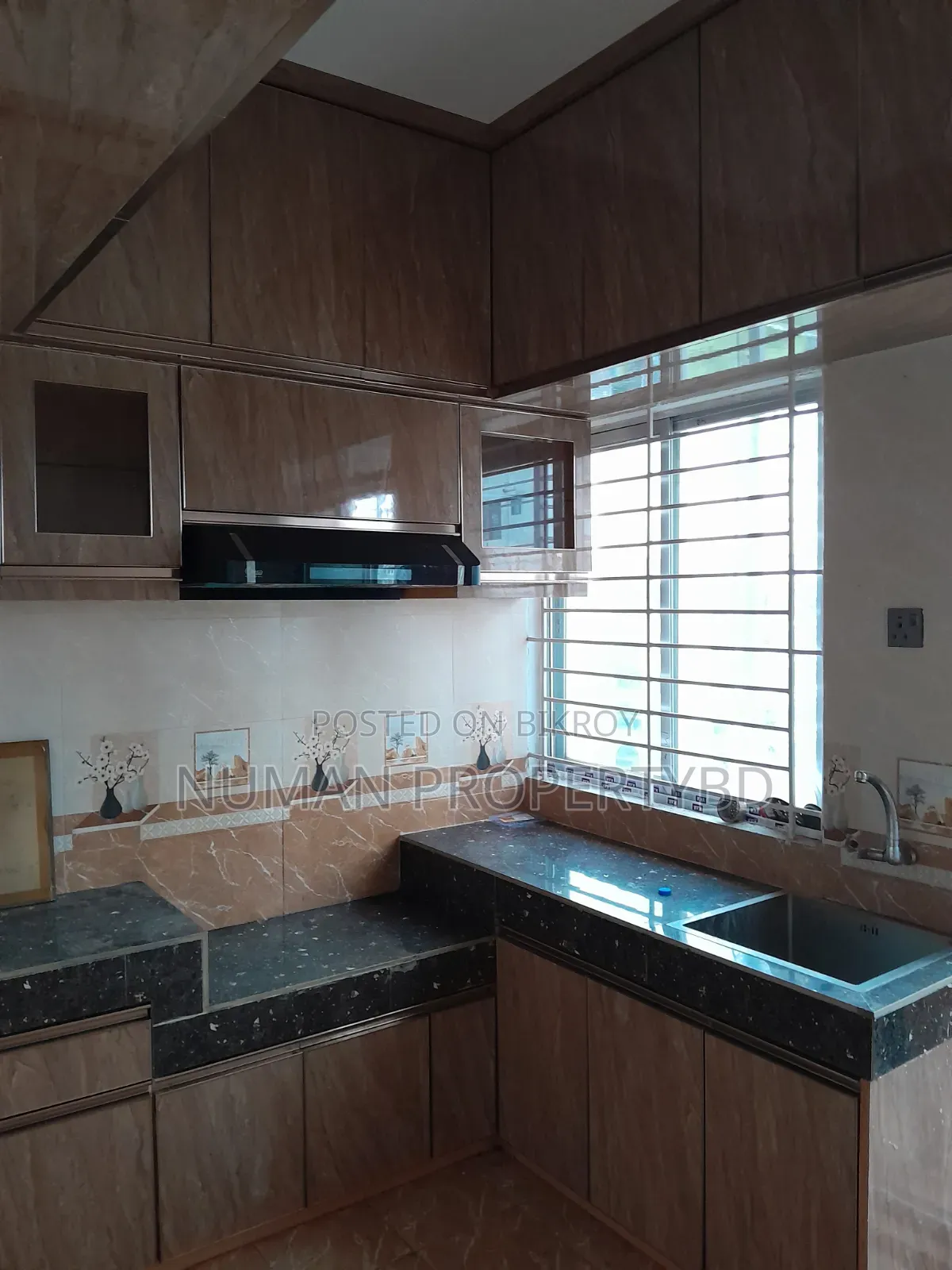4 Bedroom Apartment in Numan Property Bd, Basundhara for Rent