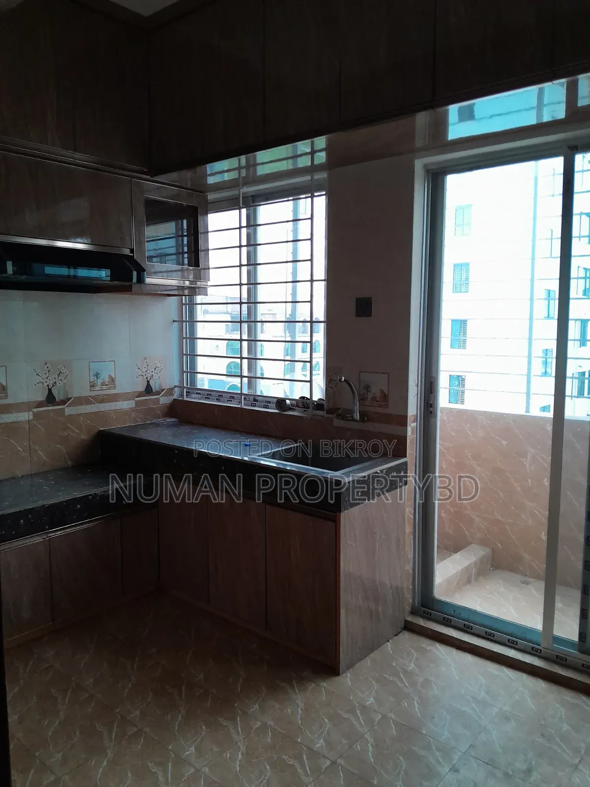 4 Bedroom Apartment in Numan Property Bd, Basundhara for Rent