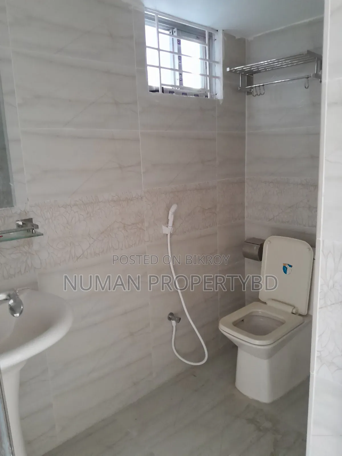 4 Bedroom Apartment in Numan Property Bd, Basundhara for Rent