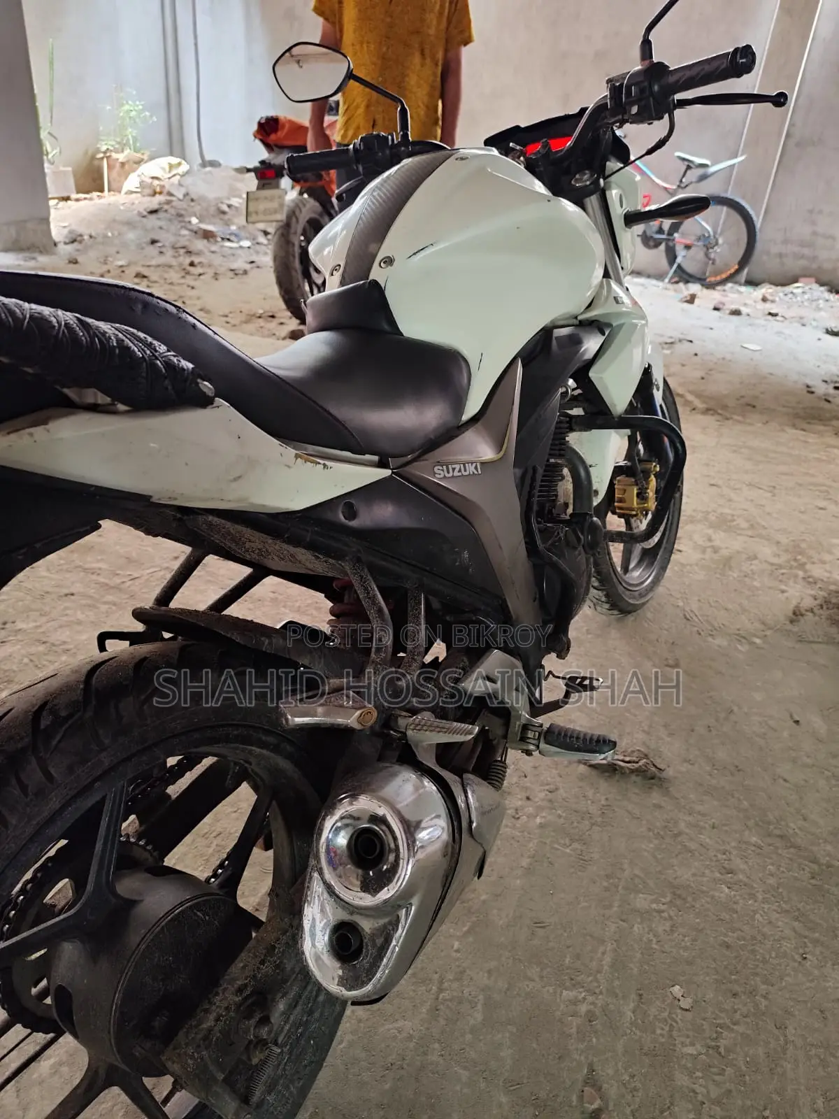 সুজুকি গিক্সার ২০১৫ বেইজ