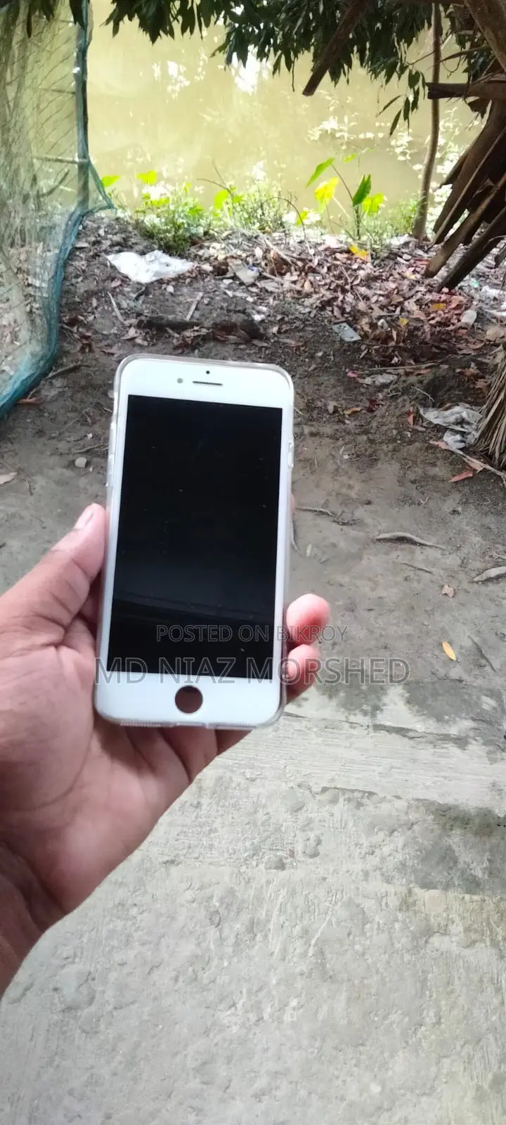 iPhone 7 Display and Magnetic Cover