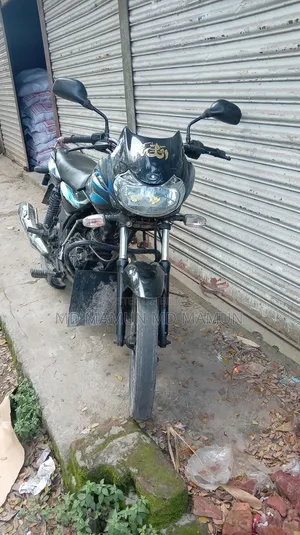 বাজাজ ডিসকভার ১০০ ২০১৬ ব্ল্যাক