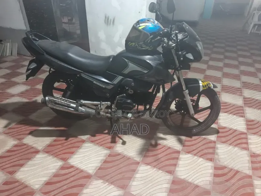 Runner Bullet 100 V2 2022 Black