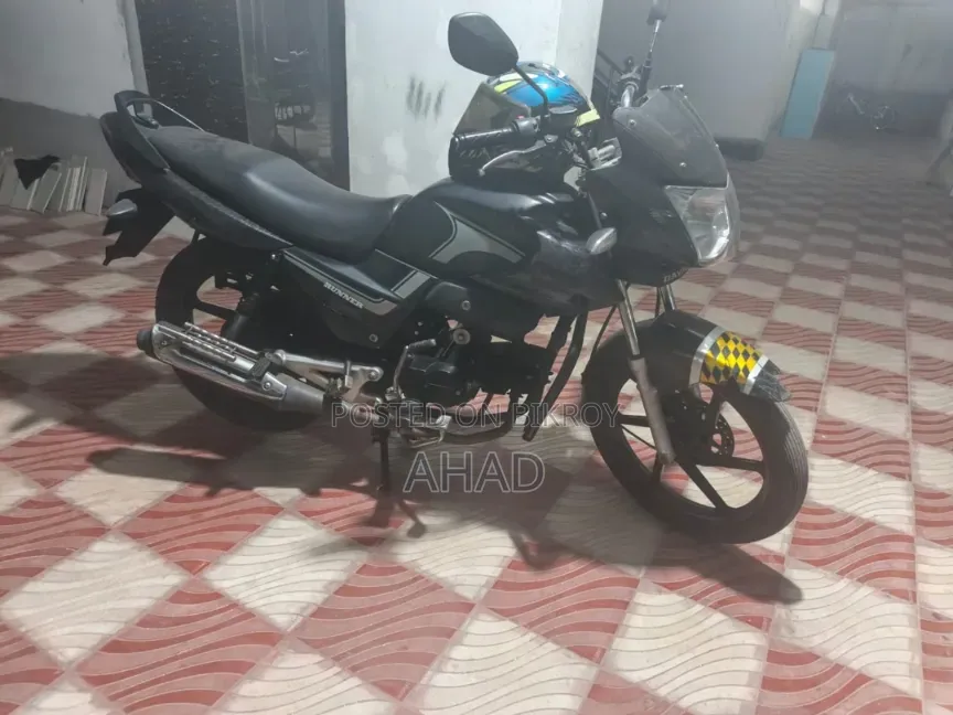Runner Bullet 100 V2 2022 Black