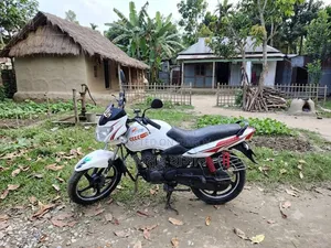 TVS Metro 2014 White