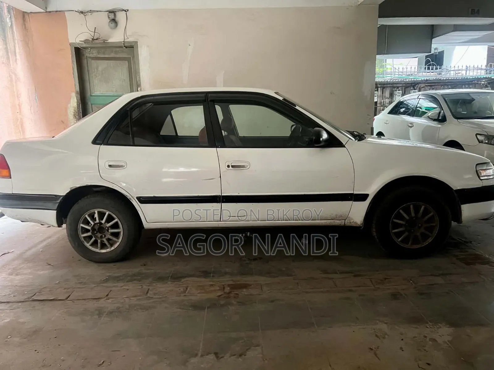Toyota Corolla 1996 White