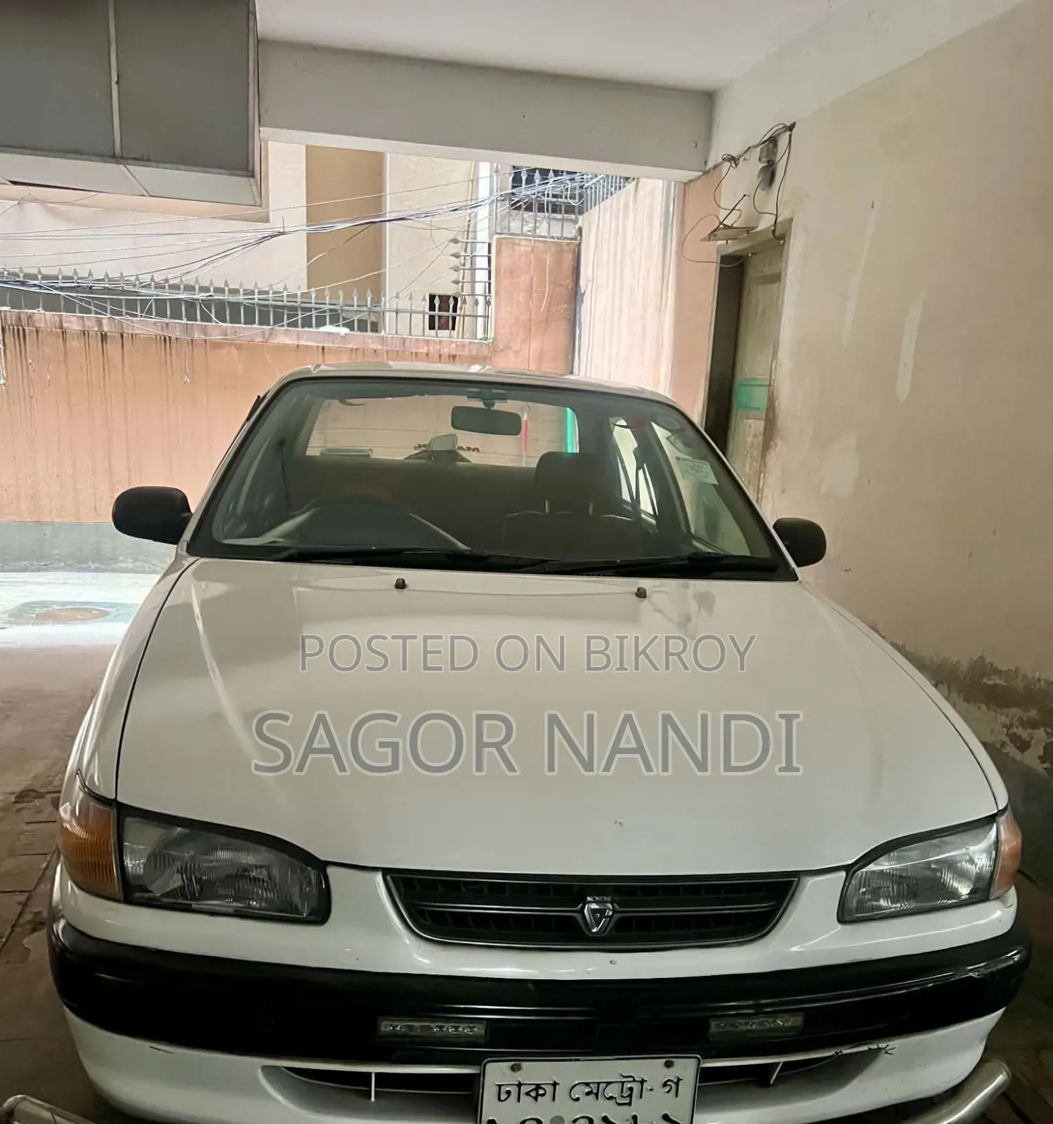 Toyota Corolla 1996 White