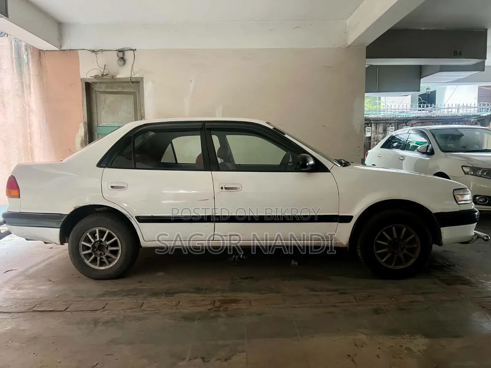 Toyota Corolla 1996 White
