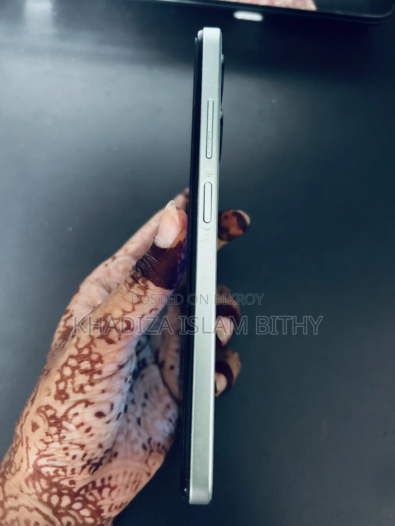 আইটেল ৬৪ জিবি সাদা